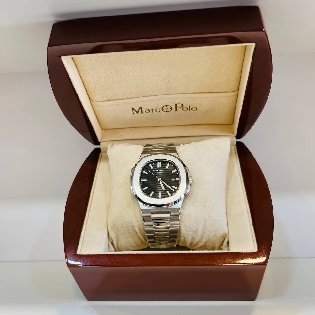 ساعة "فيليب" الكلاسيكية بهيكل من الفولاذ - الصورة 2