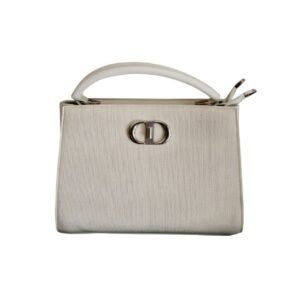 حقيبة "الليدي" الكلاسيكية
