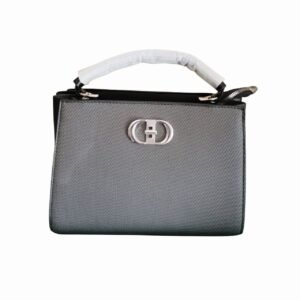 حقيبة "الليدي" الكلاسيكية