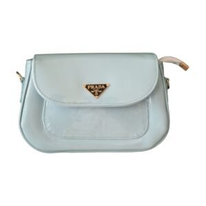 حقيبة "برادا" بتصميم منسوج