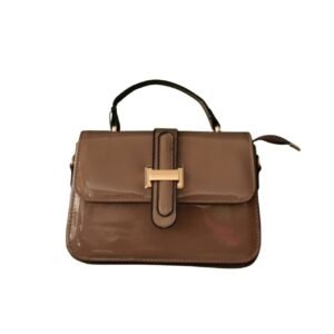 حقيبة "لاكلاسيك" الأنيقة بجلد لامع